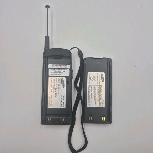 Vintage Samsung Sch-1910 Flip Phone - Picture 3 of 5